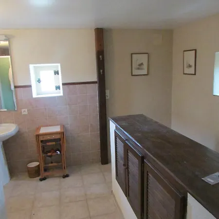 Bed & Breakfast Logis De La Robliniere Landevieille