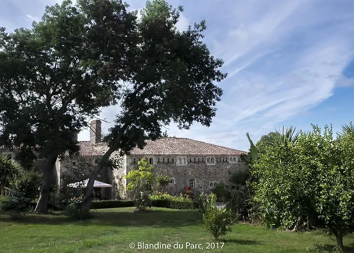 Logis De La Robliniere ベッド・アンド・ブレックファスト Landevieille