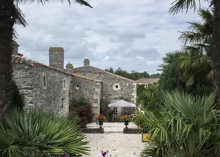 Logis De La Robliniere ベッド・アンド・ブレックファスト 3*